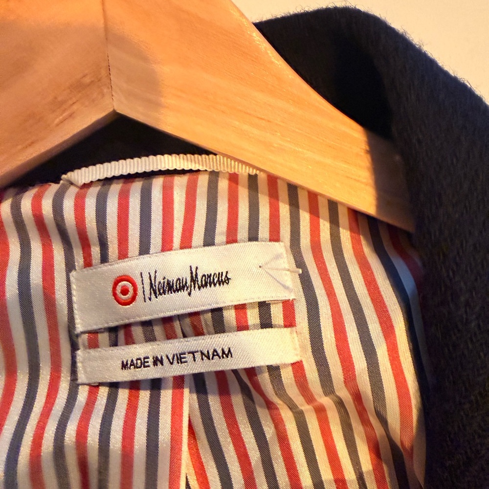 Neiman Marcus Navy Blazer with White Piping - Picture 4 of 5